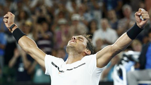 Nadal celebra su victoria ante Monflis. 