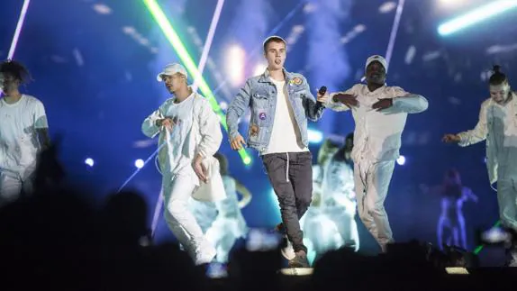El artista Justin Bieber en un concierto.