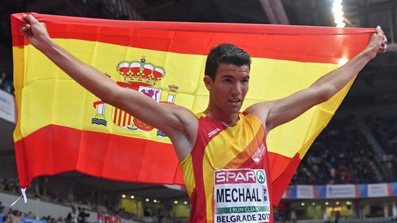 Adel Mechaal celebra su oro. 