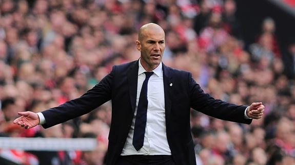 Zidane, durante el partido ante el Athletic. 