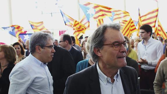 Artur Mas (d), en un acto independentista.