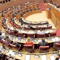 Vista panorámica del hemiciclo de Les Corts, durante una sesión plenaria.