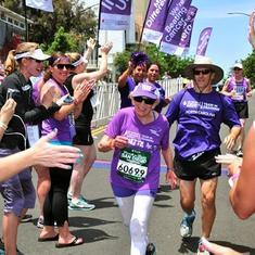 Harriette Thompson durante el maratón de San Diego.