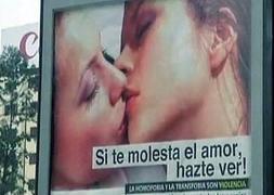 "Si te molesta el amor, hazte ver"