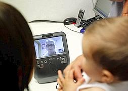 La teleconsulta pediátrica de pago llega a la Comunitat
