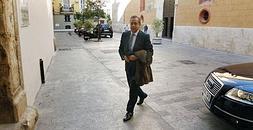 Vicente Garrido, a su llegada hoy a la sede del CJC. / Jesús Signes