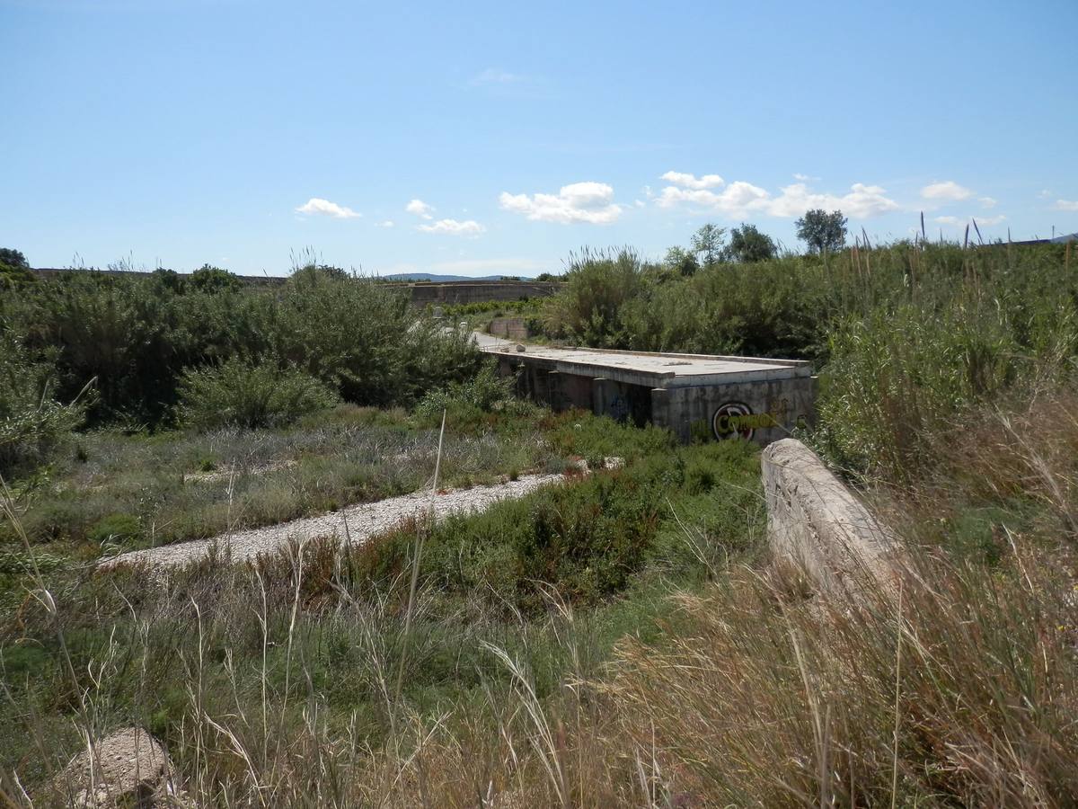 El puente que une Beniarjó y Real de Gandia sobre el cauce del Vernissa y que será reconstruido en los próximos meses.