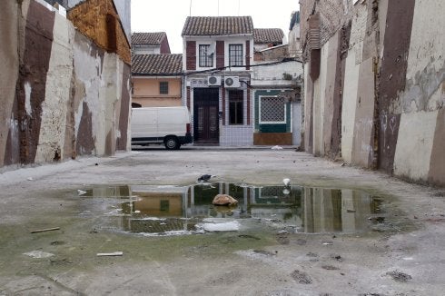 Uno de los solares edificables del Cabanyal. 