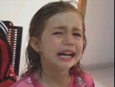 Jara, la niña que llora porque quiere ser del Atleti