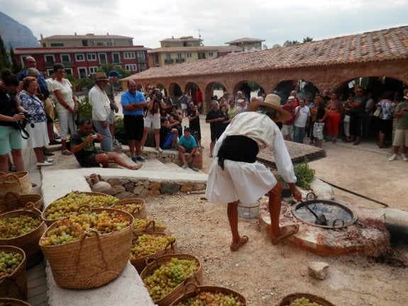 El riurau de Jesús Pobre en la fiesta de l'Escaldà. :: R. González