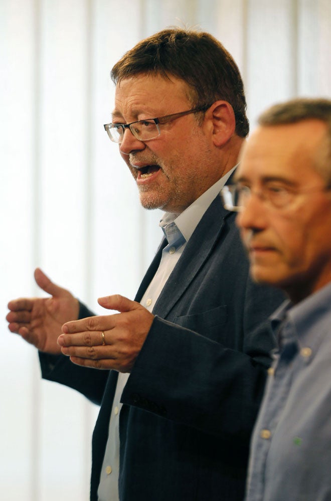 Ximo Puig, junto a Antonio Torres.