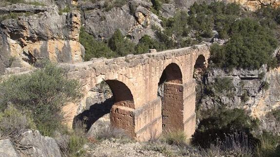 Acueducto de la Peñacortada, desde donde cayó la mujer fallecida.