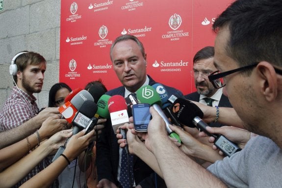 El presidente de la Generalitat, Alberto Fabra, ayer en El Escorial. :: efe