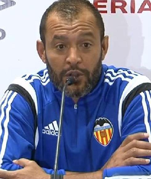 Nuno en la rueda de prensa.