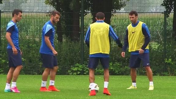 Algunos de los jugadores durante el entrenamiento.