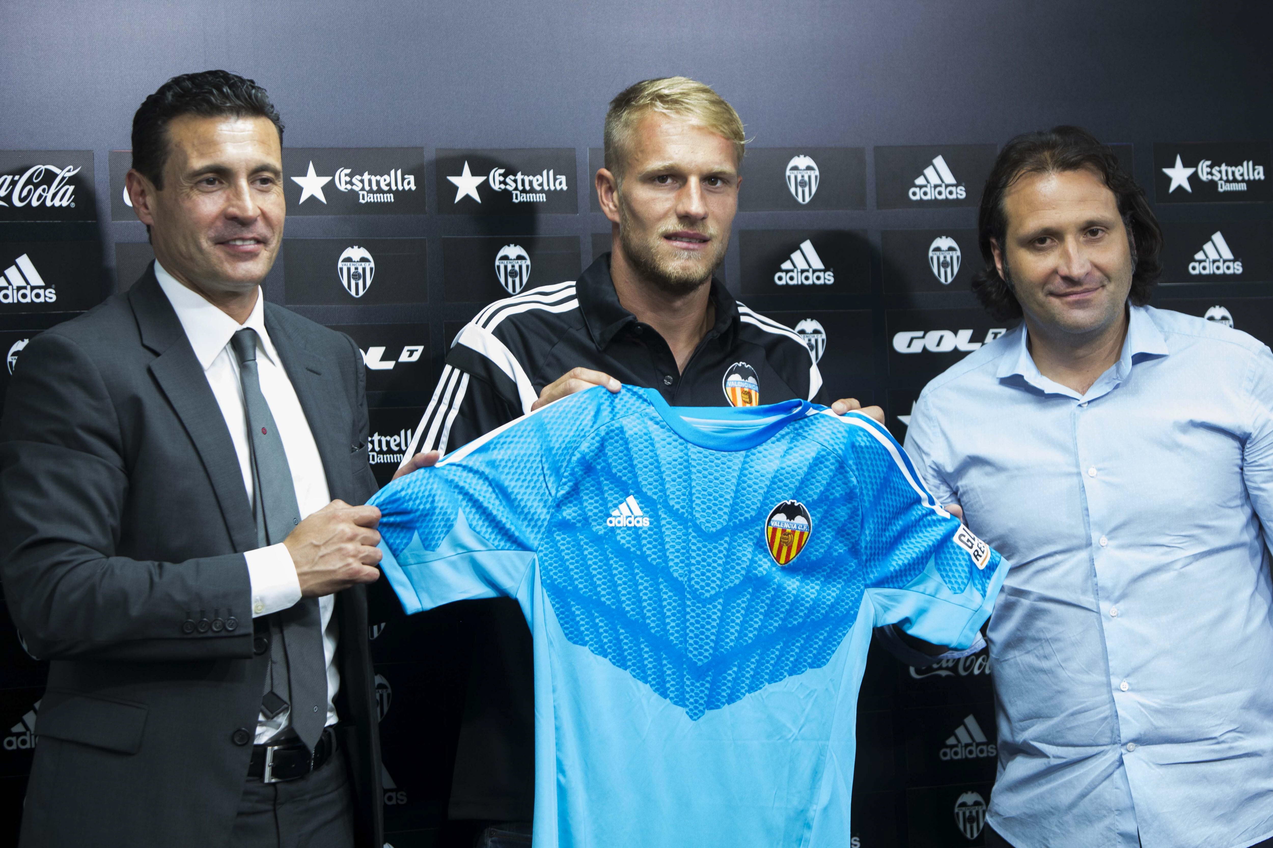 Amadeo Salvo junto a Yoel y Rufete en la presentación que tuvo lugar ayer.