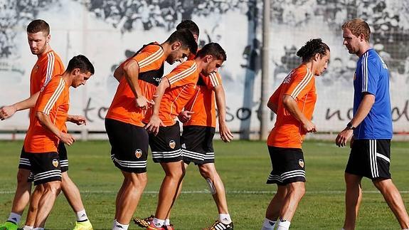 El Valencia viaja a Manchester con 22 futbolistas