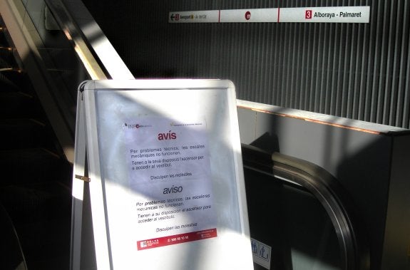 Alboraia reclama a Ferrocarrils la reparación de las escaleras mecánicas del metro