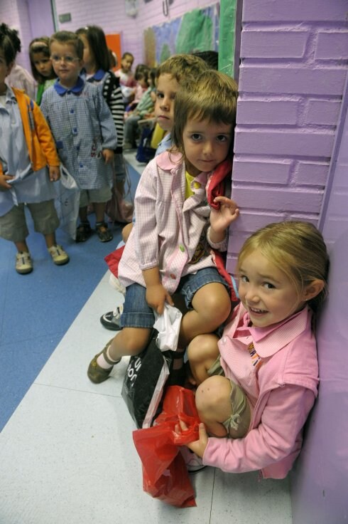 Alumnos de Infantil durante el primer día de clase. 