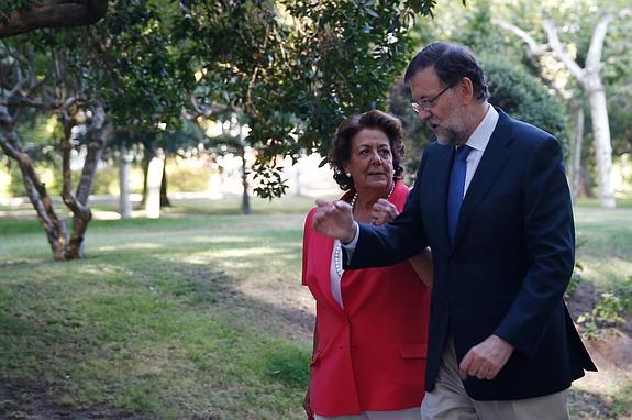 Barberá pide que no se busquen «líos de candidaturas» tras su reunión de 4 horas con Rajoy en Moncloa