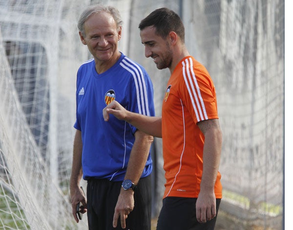 Alcácer, en un entrenamiento en Paterna