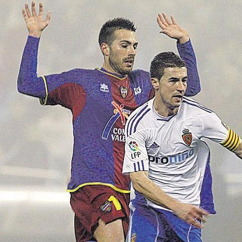 Gabi, en un partido contra el Levante en 2011.