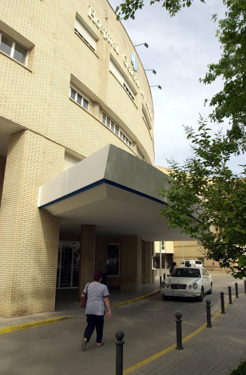 Puerta de entrada del Hospital General de Castellón. :: toni losas