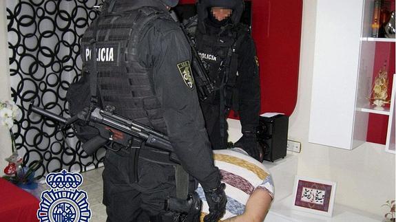 Casi 30 detenidos en Valencia en una operación con 200 agentes contra el tráfico de droga