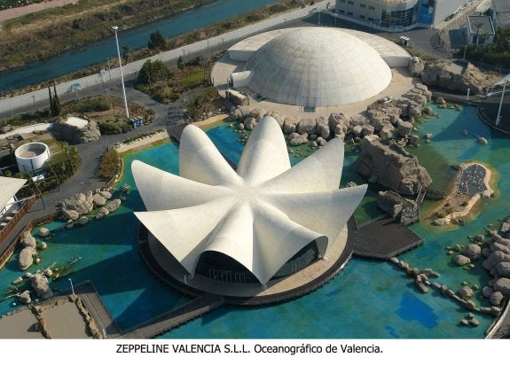 Vista aérea del Oceanogràfic. :: zeppeline valencia