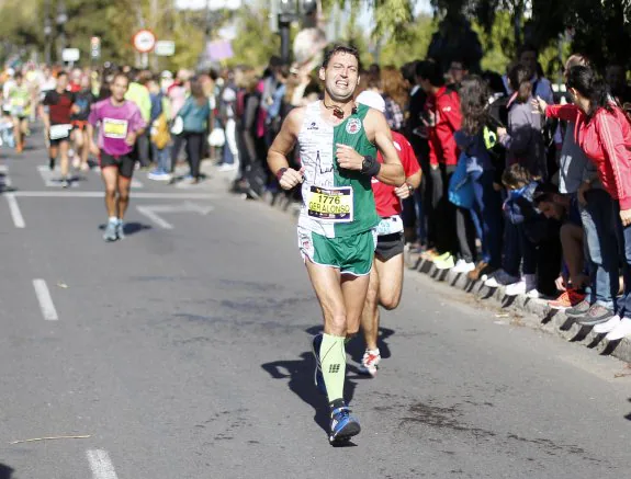 Participantes en el Maratón de Valencia. :: txema rodríguez