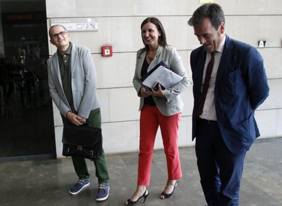 José Miguel G. Cortés, Consuelo Català y Enrique Varela, en el IVAM. :: irene marsilla