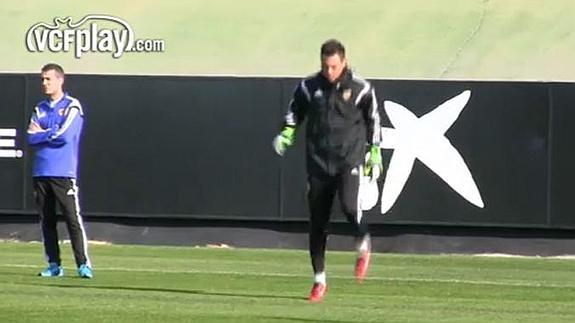 Diego Alves entra en la convocatoria y jugará contra el Celta