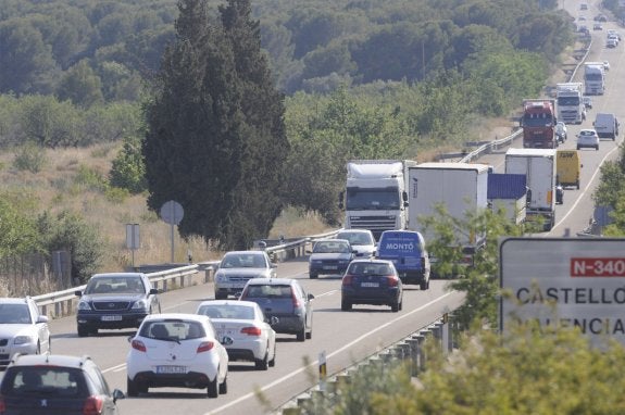 Tráfico en la N-340. :: lp