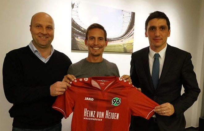 Joao Pereira ya luce la camiseta del Hannover