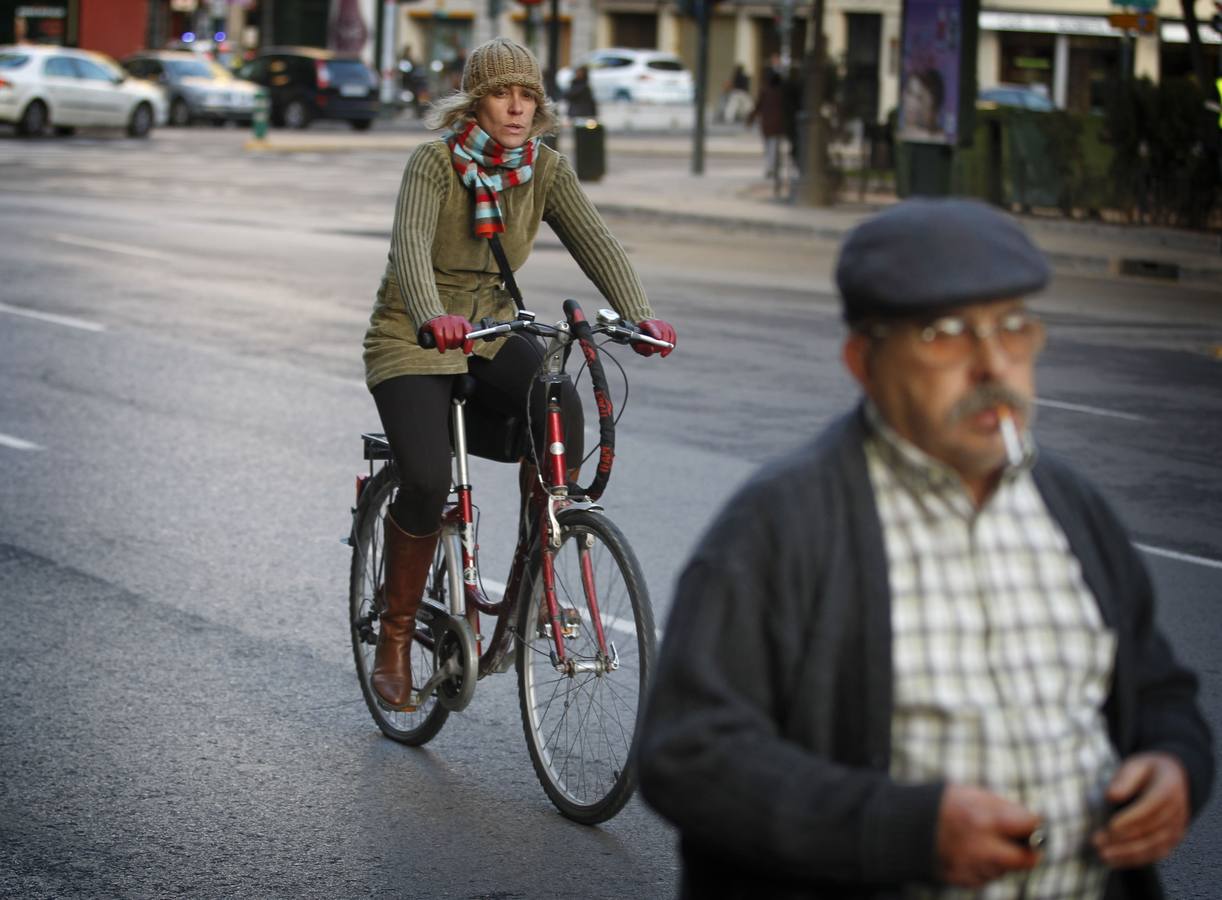 La DGT estudia que las bicis lleven matrícula, seguro y permiso de circulación