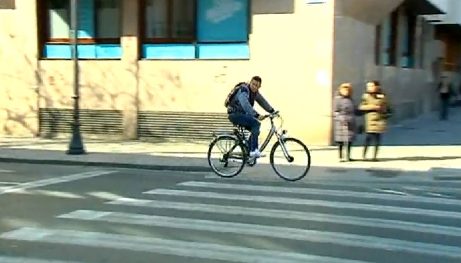 Los ciclistas urbanos inhalan más humo que los peatones.