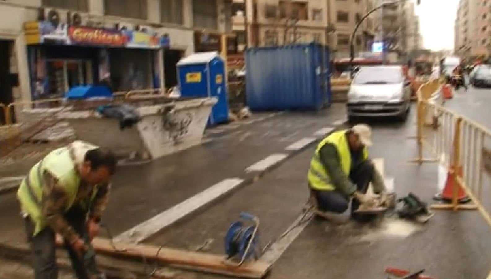 Obras para parar las vibraciones en la calle Barón de Cárcer de Valencia.