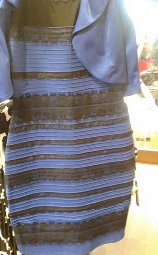 ¿De qué color ves este vestido?