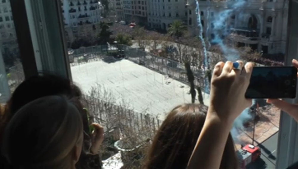 Fallas 2015: Así se vive la mascletà desde un palco VIP