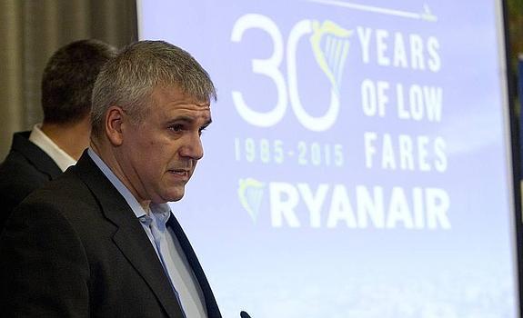 José Espartero, de la compañia irlandesa durante la presentación.