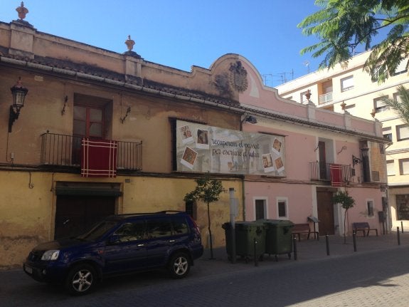 La casa Bernal, con la parte ya rehabilitada y la adquirida el año pasado.