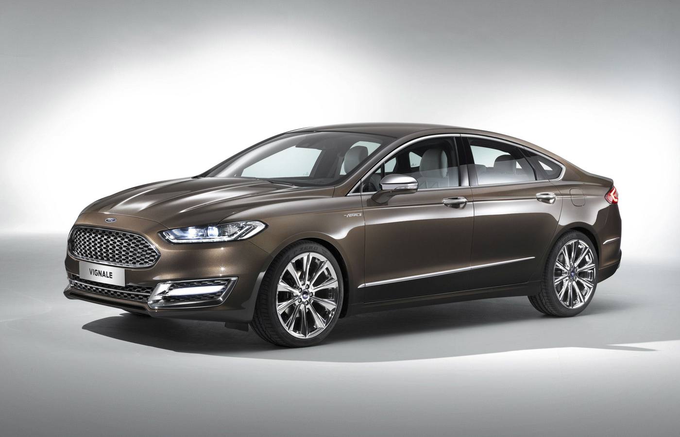 Ford presenta el nuevo Mondeo Vignale, fabricado en Valencia