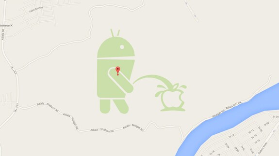 Android orina sobre el logo de Apple en Google Maps