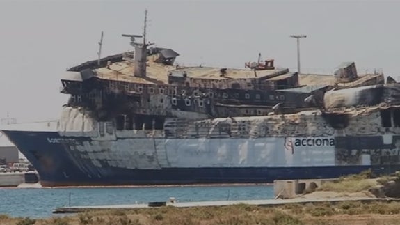 El Sorrento en el puerto de Sagunto.