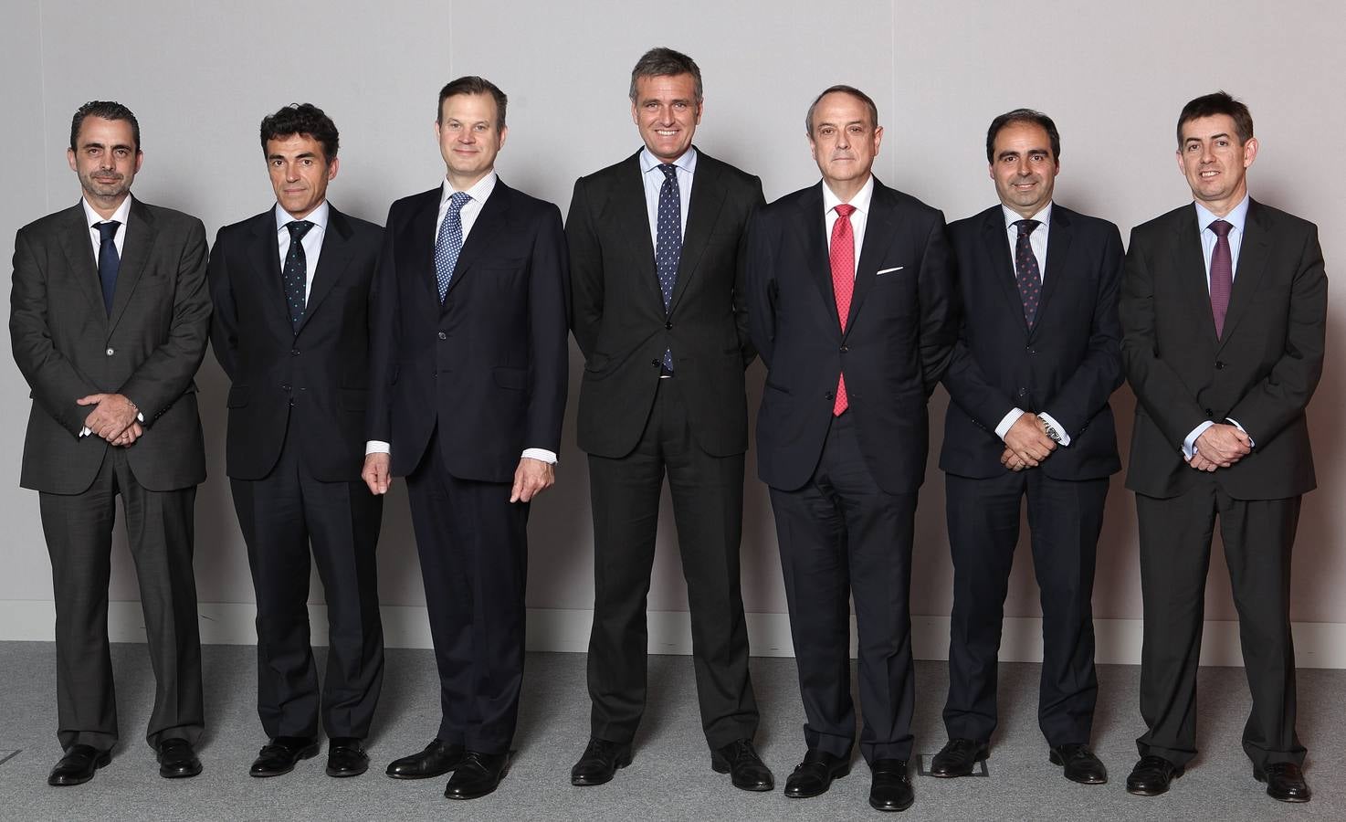 Rafael Sanmartín (primero por la derecha) junto a los nuevos miembros del comité de dirección de PwC en España.