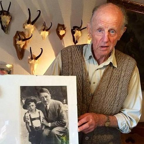 El niño que Hitler utilizó como propaganda nazi rompe su silencio 80 años después