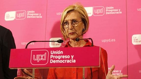 Rosa Díez, ante los medios de comunicación.