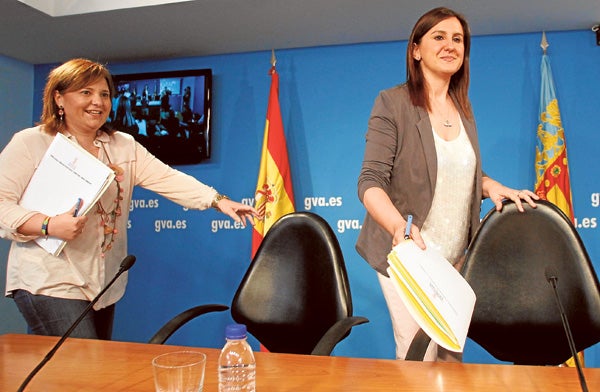 Isabel Bonig y María José Català, en una comparecencia en el Palau.