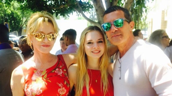 Melanie Griffith y Antonio Banderas junto a su hija, Stella del Carmen.