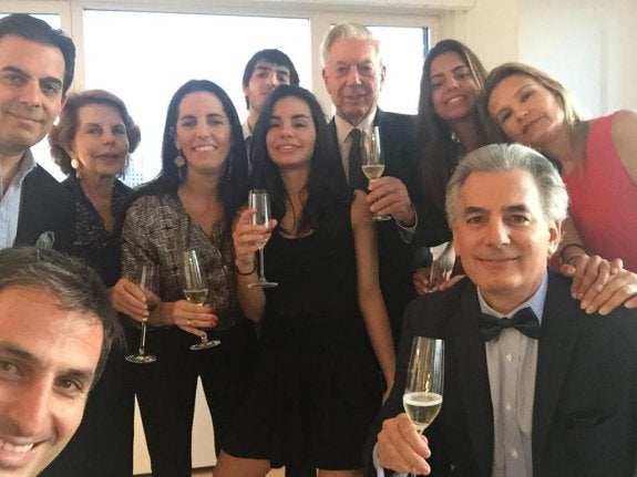 Dos momentos de la fiesta en el apartamento de Nueva York. :: susana abad/twitter